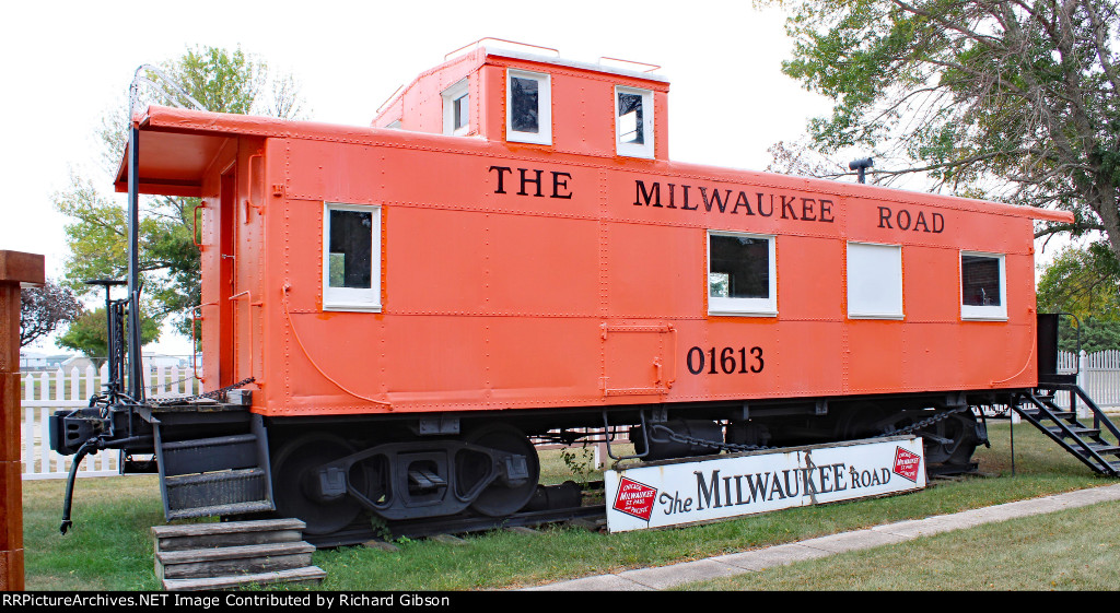 MILW 01613 Caboose